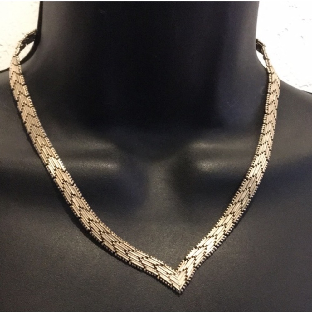 Vintage herringbone V Italy 925 necklace